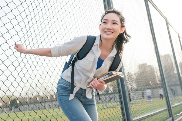 读英国伦敦城市大学在职研究生有什么好处和优势，找工作的时候公司承认吗？.jpg