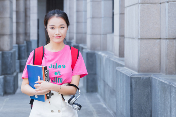 读广东财经大学在职研究生毕业后有学历吗，需要写毕业论文吗？